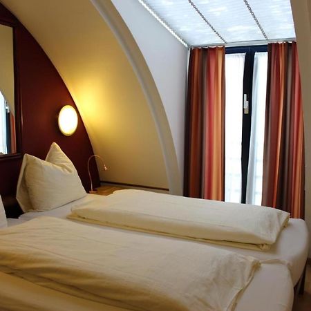 Affordable Rooms In Heart Of Lucerne Exterior photo